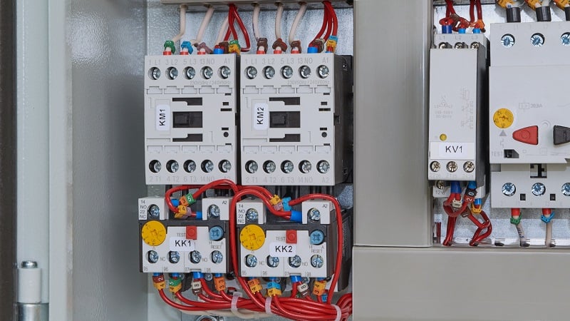 Figure 3. Some contactors include aux contacts, while others require add-on blocks.