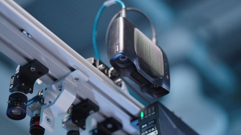 OmniCore EyeMotion is hardware-agnostic, meaning it can be paired with any sensor or camera mounted on an OmniCore-powered robot