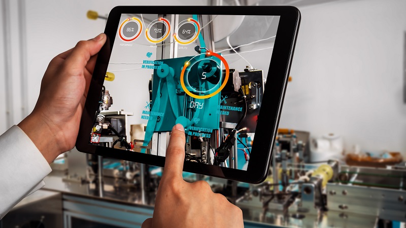  Figure 3. AR insights keep the operators informed in real time.