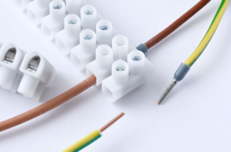 A basic terminal block used to connect two wires.
