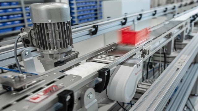Figure 4. Bosch FTS system moving pallets through a section at a high rate of speed.