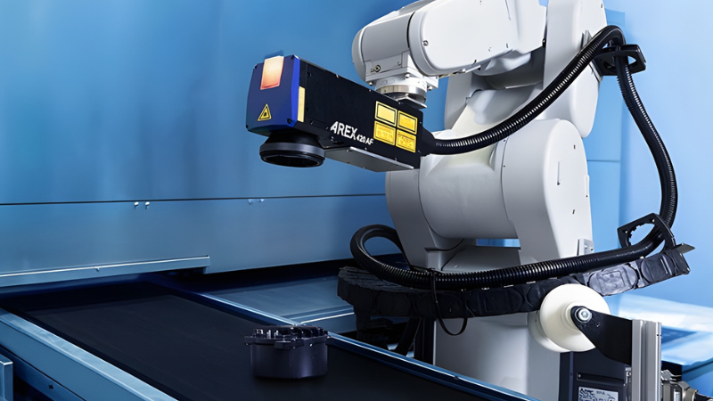 The AREX400 AF installed on a robot for dynamic marking applications