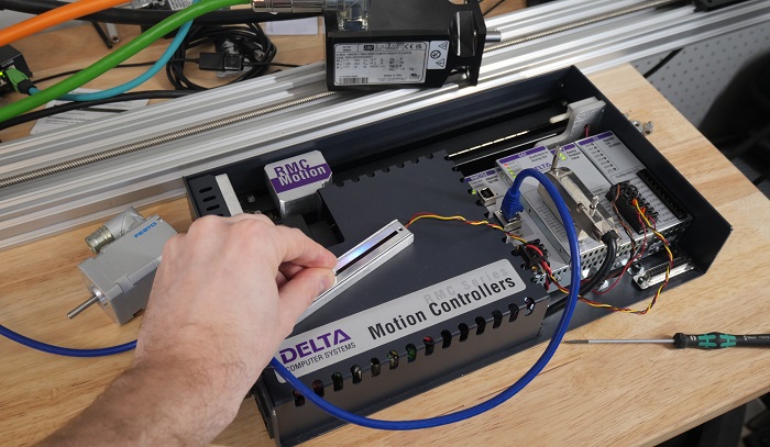 Figure 1. This trainer uses a linear potentiometer as a set point signal so that it can be changed quickly but not instantly, which is useful for our demonstration.