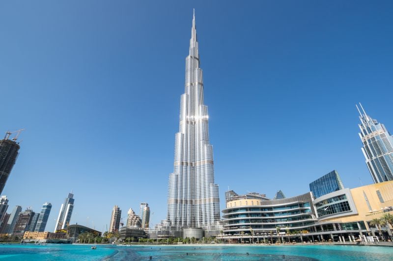 Burj Khalifa, the world’s tallest building in Dubai, already uses Gill
Instruments’ WindSonic sensors to ensure the safety of the people inside.