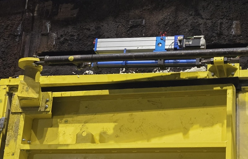  Figure 4. A hybrid actuator used in a mining application.