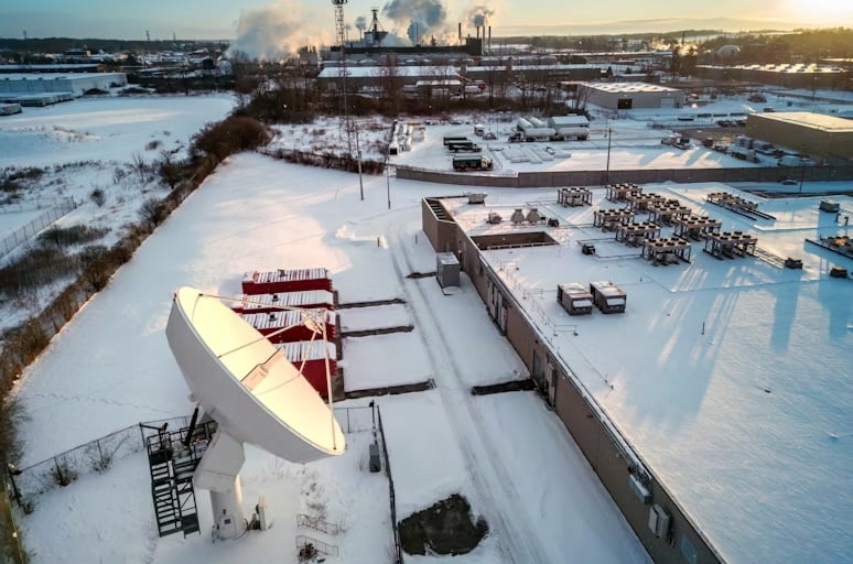  Figure 2. A remote facility where communication is unreliable.