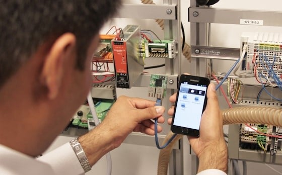  Figure 4. A technician uses OPC UA sensor data to cloud systems.
