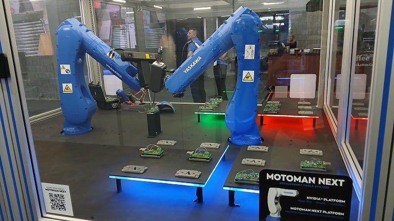 The Motoman NEXT platform can be used to develop solutions for a wide
range of industrial applications, including electronics.