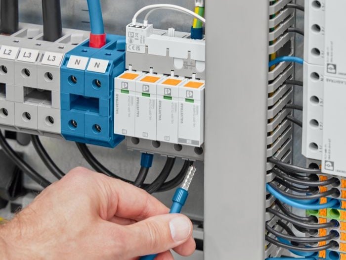 VAL-SPP’s plug-in modular design simplifies wiring, enabling faster and safer installation in control cabinets