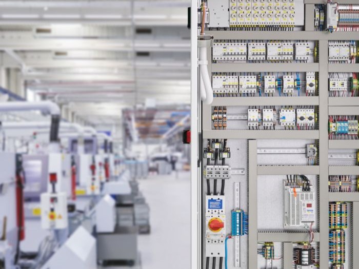 The VAL-SPP series offers protection for both AC and photovoltaic applications across various nominal voltages