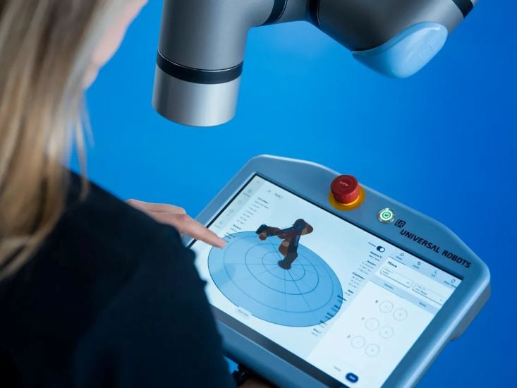 The UR15 can be paired with UR’s AI Accelerator, providing users with an AI-powered cobot solution