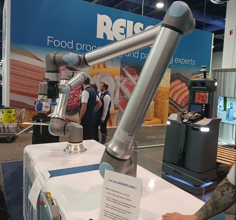 The new UR8L long robot.
