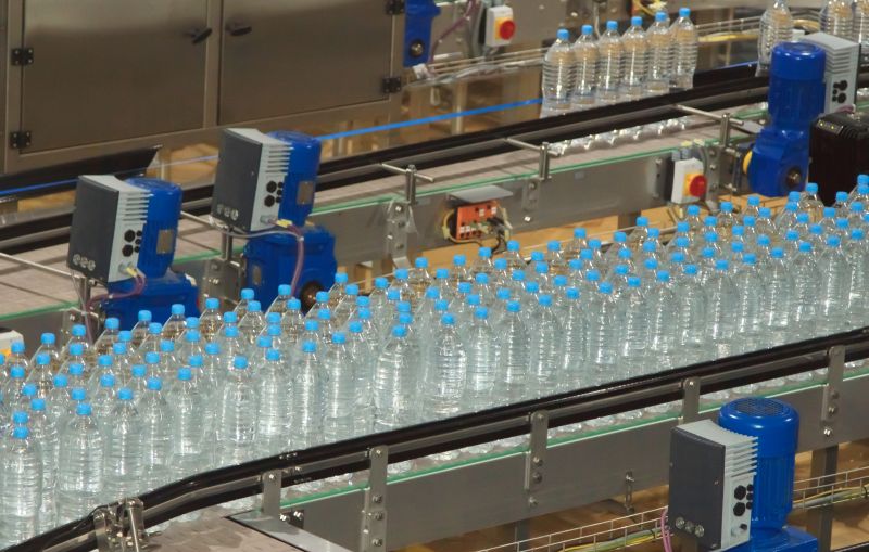 Example of a bottling line with clear plastic bottles